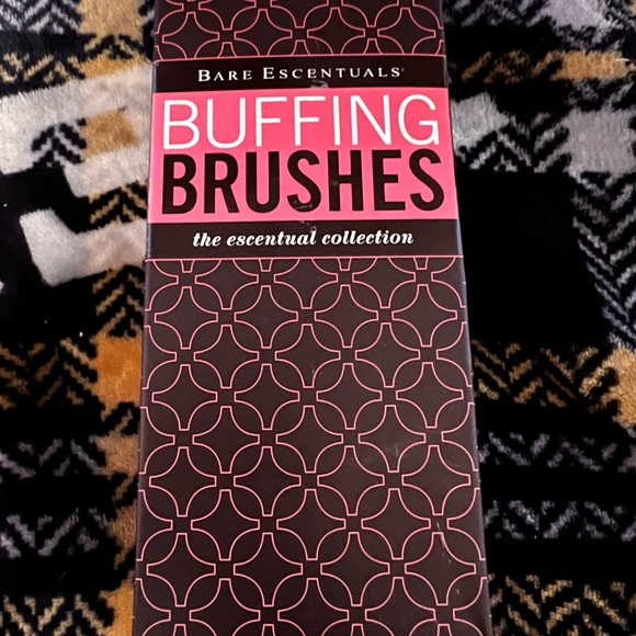 Bare Escentuals Other - Brand new- Bare Escentual brushes in a case.